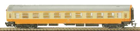 Express Train Passenger car type Y 1st class for intercity train<br /><a href='images/pictures/Tillig/13615.jpg' target='_blank'>Full size image</a>